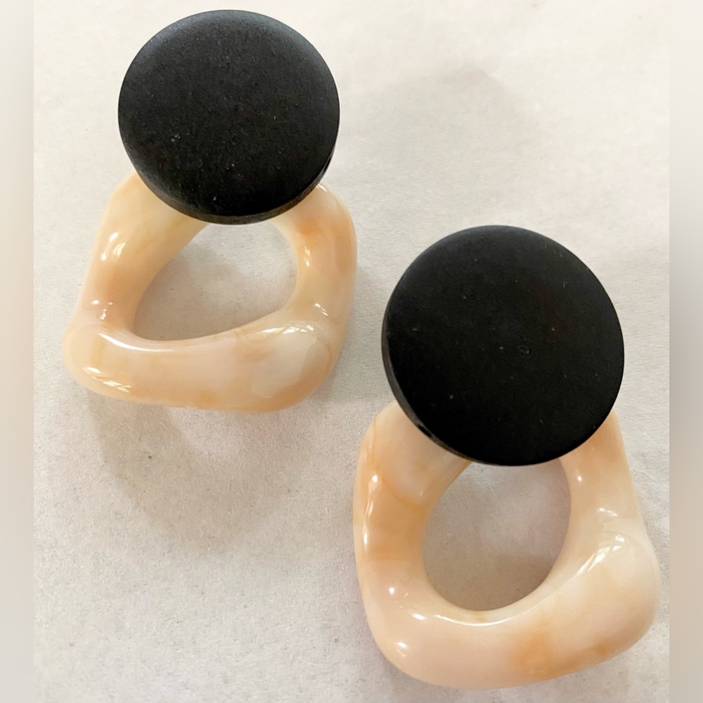 Marbled Cream Black Abstract Modern Faux Shell Resin Hoop Earrings
